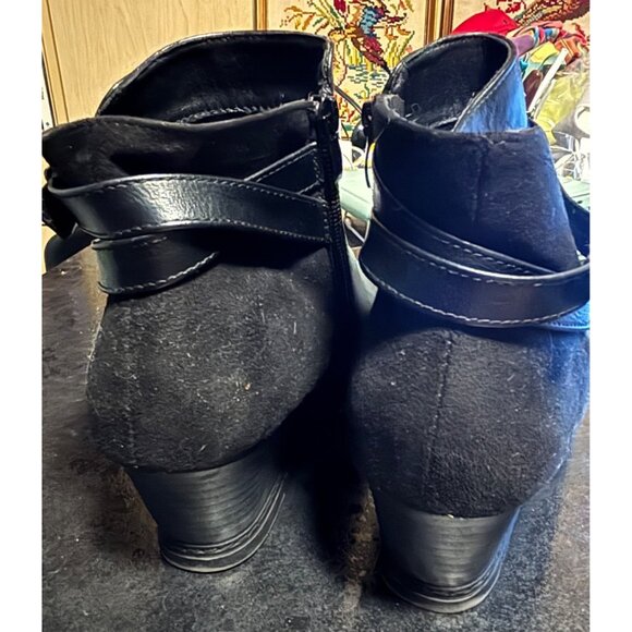 Jeossy Black Leather Wedge Ankle Boots With Buckle Side Zipper Sz 10M - Picture 13 of 14